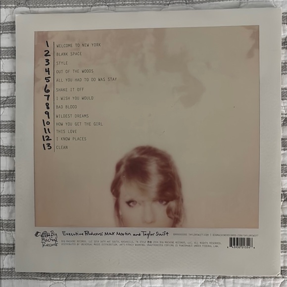 Taylor Swift 1989 Album - Picture 4 of 4